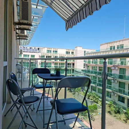 דירה Blue Summer - уют, близо до морето בורגאס